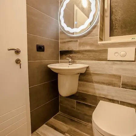 Divino Penthouse Guest house *