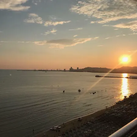 Gasthuis Divino Penthouse Durrës